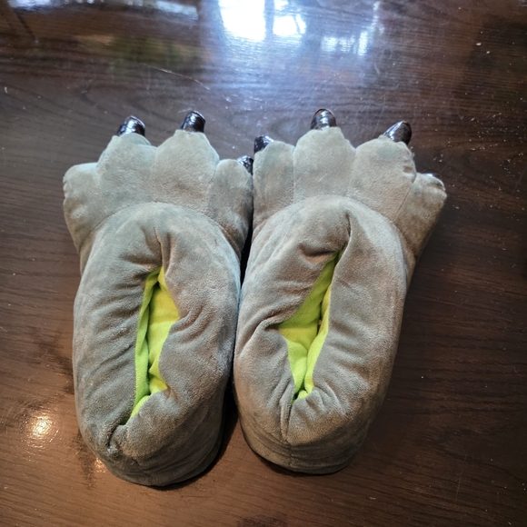 Plush Monster Paw Slippers in Sage Green with Black Claws Size Xl - Picture 2 of 3